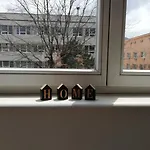 Sunny & Quiet Studio - Central Location Apartment *