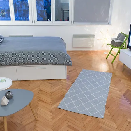 Sunny & Quiet Studio - Central Location * سراييفو