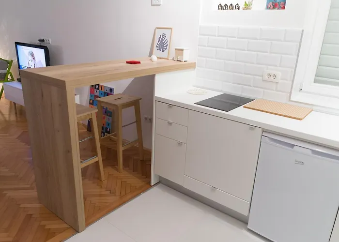 Sunny & Quiet Studio - Central Location شقة سراييفو