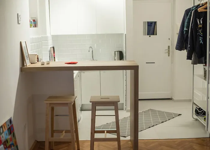 Sunny & Quiet Studio - Central Location شقة *