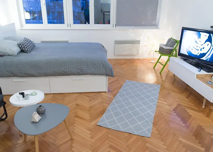 Sunny & Quiet Studio - Central Location * سراييفو