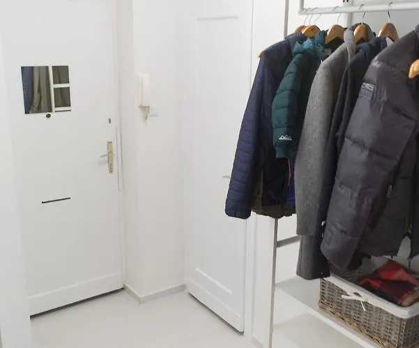 Sunny & Quiet Studio - Central Location *