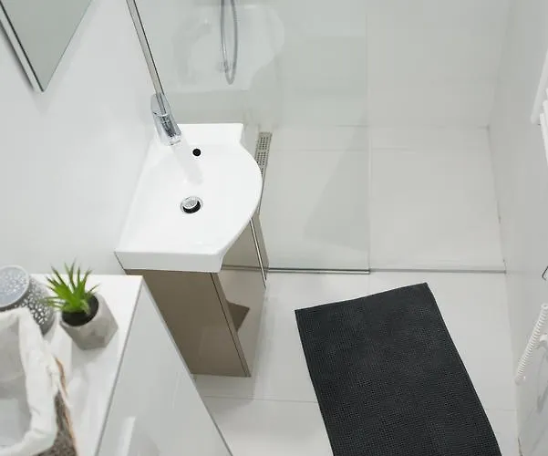 Sunny & Quiet Studio - Central Location شقة *