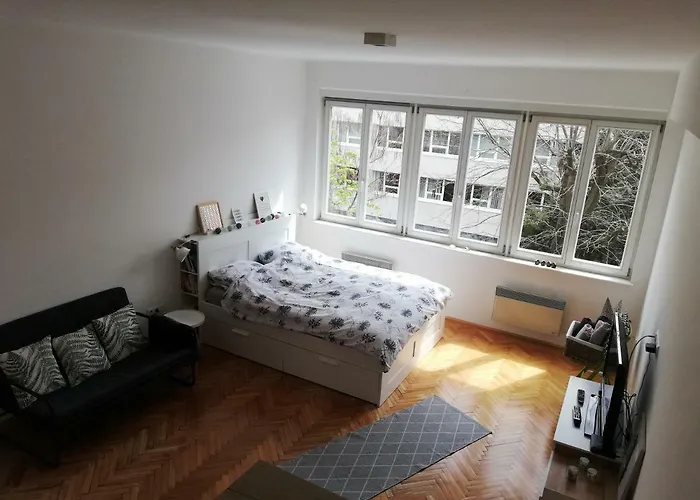 Sunny & Quiet Studio - Central Location سراييفو